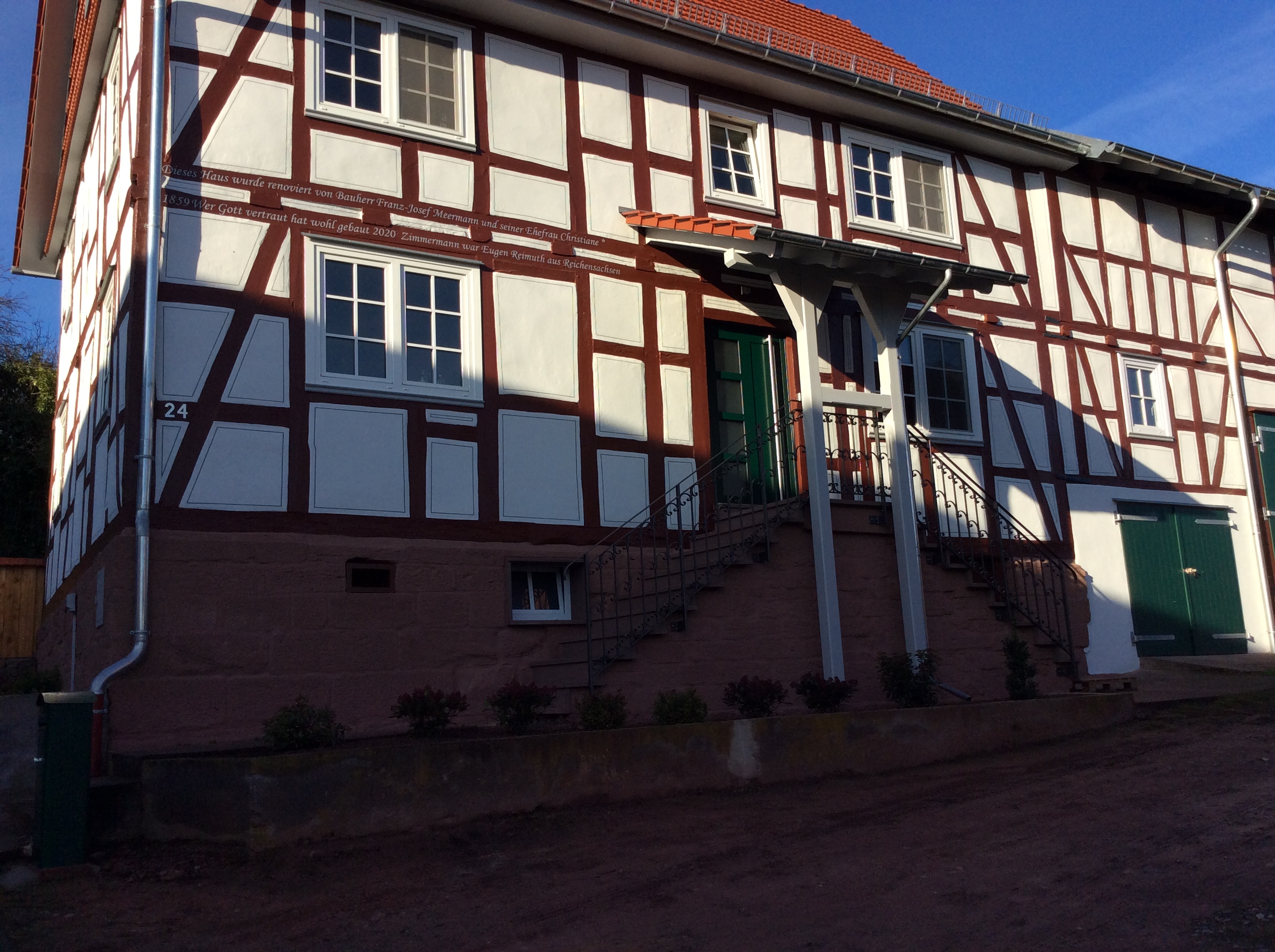 Sanierung und Restauration für ein historisches Fachwerkhaus - Bild 02