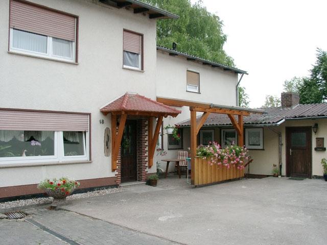 Überdachung für Eingangstüren zum Beispiel in Sooden-Allendorf
